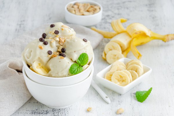 Simple Delicious: 60 Summer Dessert Recipes for Weight Loss