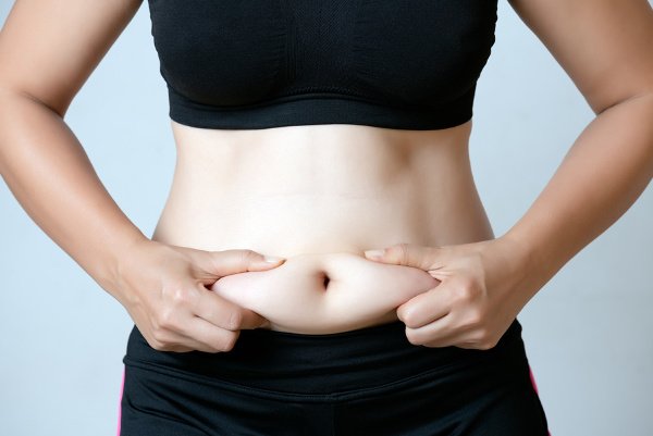 6 Diastasis Recti Exercises for Women | If you're looking for workouts you can do to get rid of your mummy tummy, you're in luck! We're sharing everything you need to know for healing and recovery, including 8 exercises to avoid, and 6 core strengthening workouts you can do at home post-baby for the best results. Commit to the challenge and don't forget to take before and after photos to track your progress!