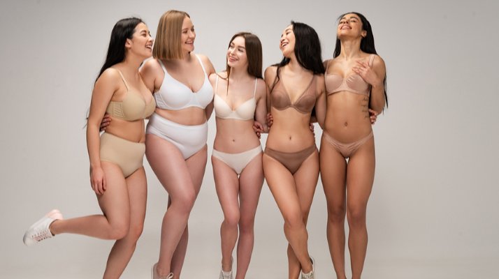 How to Have a Positive Body Image | Life is too short to spend it worrying about the shape and size of your body. If you’re looking for tips to help you develop healthy thoughts about your beautiful body so you can feel happier with yourself and be a better role model for your daughter and other young girls in your life, we’re sharing 11 body positivity tips and 25 positive affirmations to help you see that you are enough! #bodyimage #positiveaffirmations #bodypositivity
