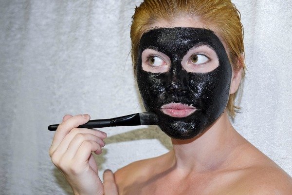 How to Use Activated Charcoal: 10 Uses and Benefits For Health and Beauty